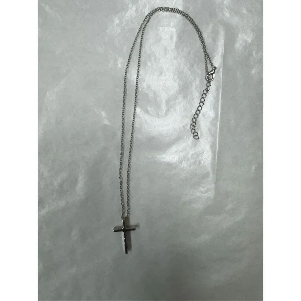 Cross Necklace in Silver